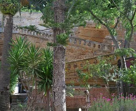 King Arthur's Houses Bed & Breakfast *